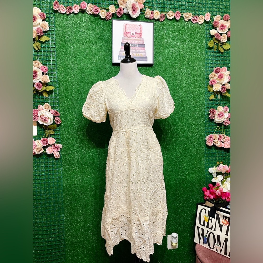 🌷Brand New eyelet dress embroidered can fit Sm up to M very nice quality!🌷 - Picture 2 of 8